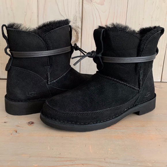 UGG ESTHER BLACK ANKLE BOOTIES NIB - Picture 1 of 10